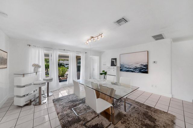 220 SE 2nd Avenue, Pompano Beach, FL 33060