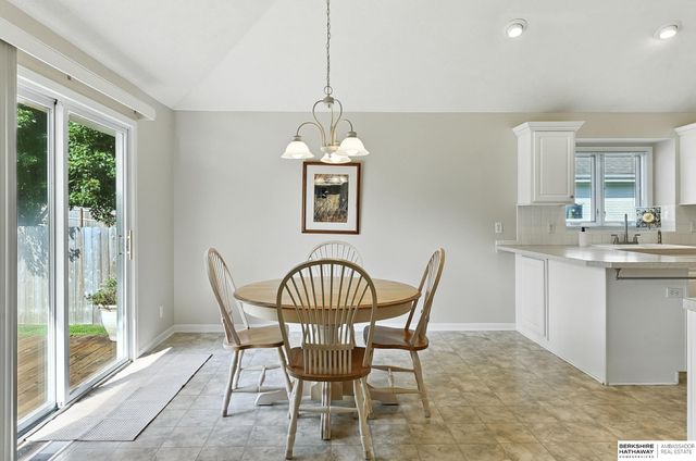 16125 Timberlane Drive, Omaha, NE 68136