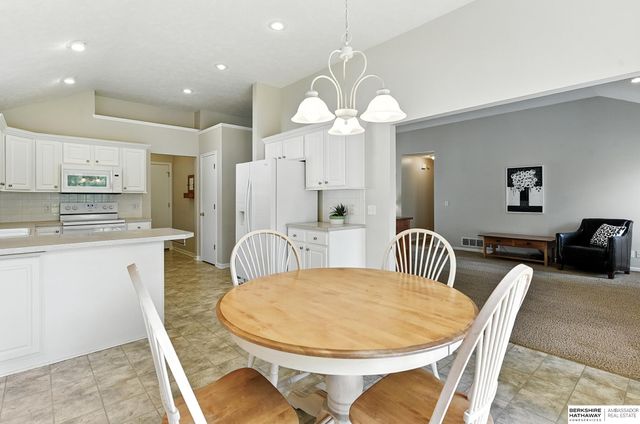 16125 Timberlane Drive, Omaha, NE 68136