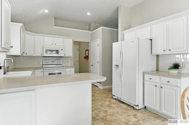 16125 Timberlane Drive, Omaha, NE 68136