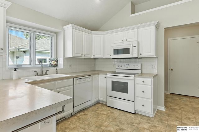 16125 Timberlane Drive, Omaha, NE 68136