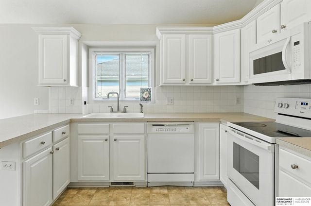 16125 Timberlane Drive, Omaha, NE 68136