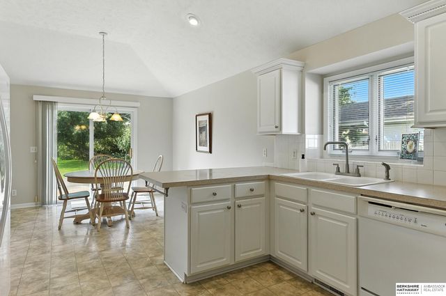 16125 Timberlane Drive, Omaha, NE 68136