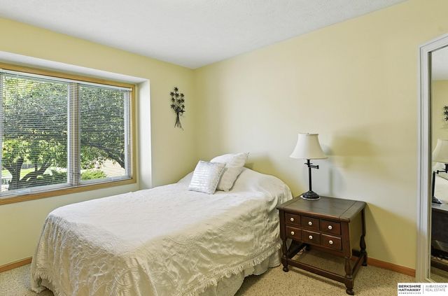 16125 Timberlane Drive, Omaha, NE 68136