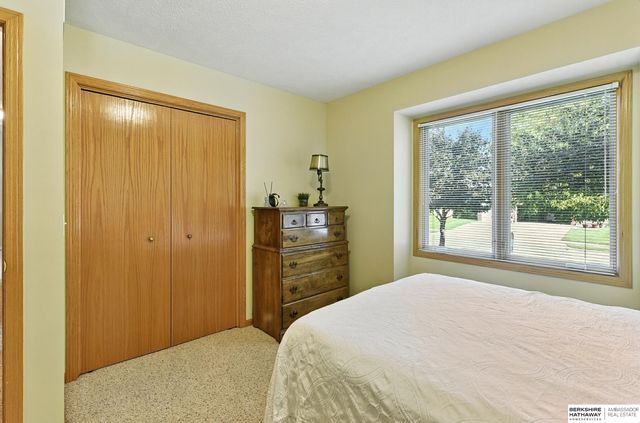 16125 Timberlane Drive, Omaha, NE 68136