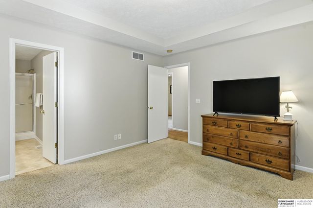 16125 Timberlane Drive, Omaha, NE 68136