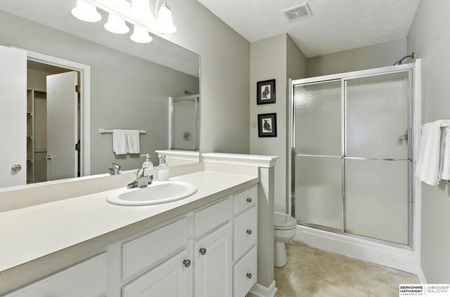 16125 Timberlane Drive, Omaha, NE 68136