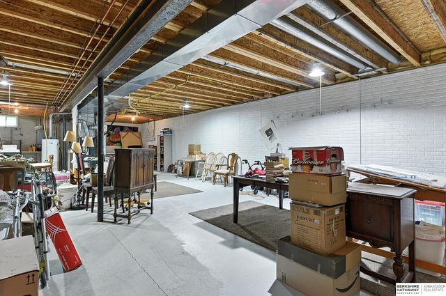 16125 Timberlane Drive, Omaha, NE 68136