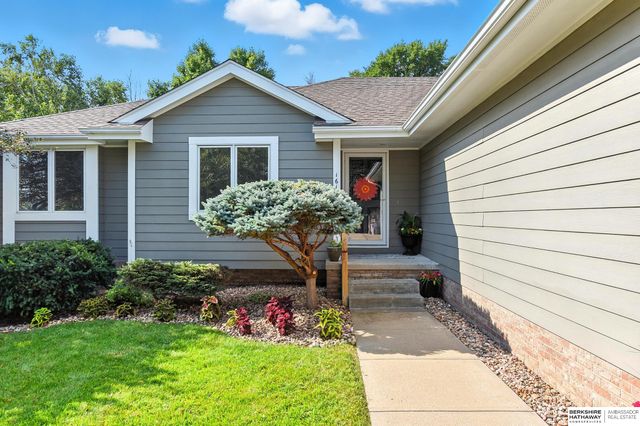 16125 Timberlane Drive, Omaha, NE 68136