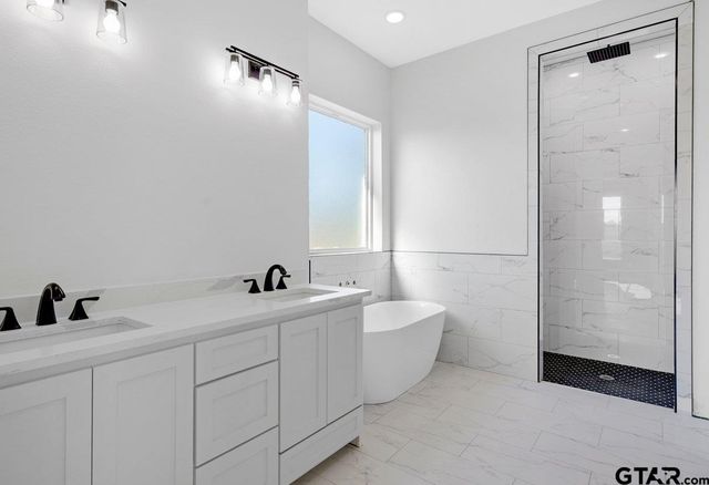 15600 CR 434, Lindale, TX 75771