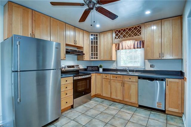 1633 Guthrie ST, Virginia Beach, VA 23464