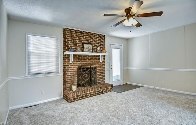 1633 Guthrie ST, Virginia Beach, VA 23464