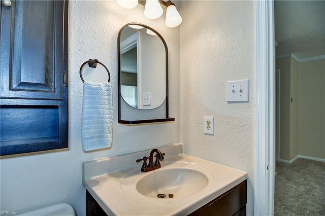 1633 Guthrie ST, Virginia Beach, VA 23464