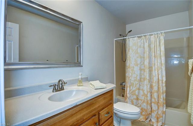 1633 Guthrie ST, Virginia Beach, VA 23464