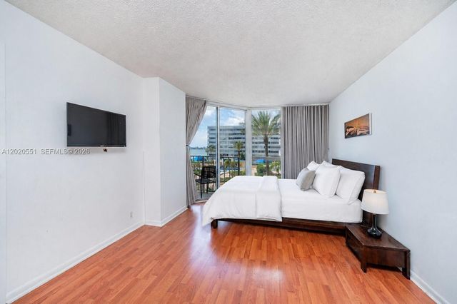 7601 E Treasure Dr 623, North Bay Village, FL 33141