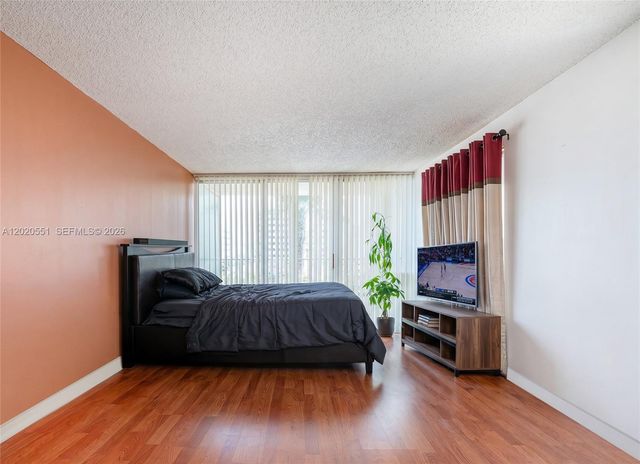 7601 E Treasure Dr 623, North Bay Village, FL 33141