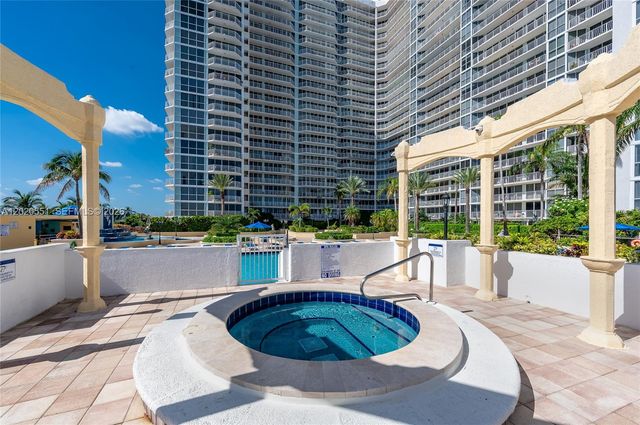 7601 E Treasure Dr 623, North Bay Village, FL 33141