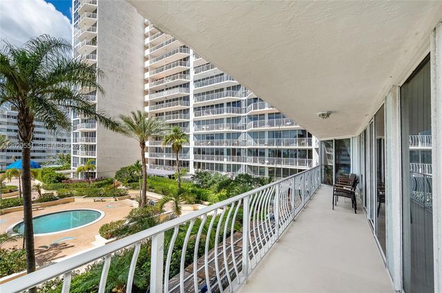 7601 E Treasure Dr 623, North Bay Village, FL 33141