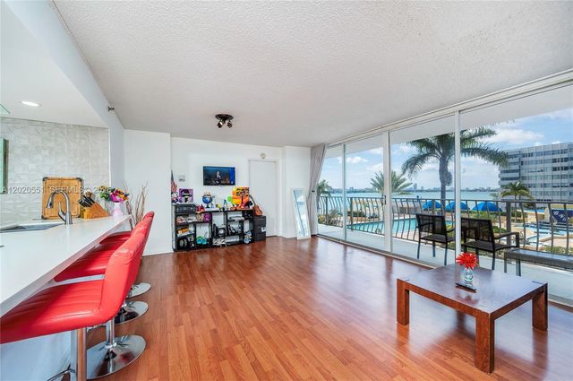 7601 E Treasure Dr 623, North Bay Village, FL 33141