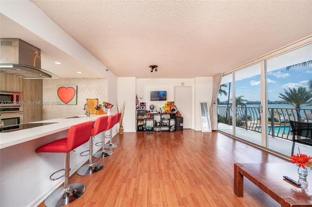 7601 E Treasure Dr 623, North Bay Village, FL 33141