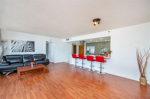 7601 E Treasure Dr 623, North Bay Village, FL 33141
