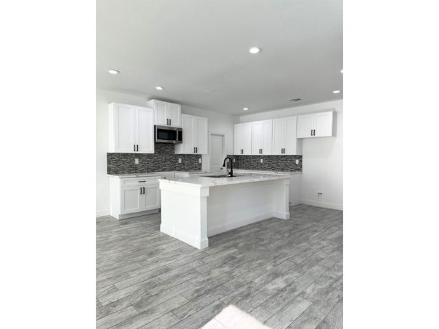 7710 Darnay Drive A, Houston, TX 77033