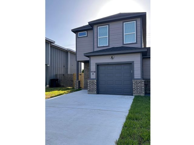 7710 Darnay Drive A, Houston, TX 77033