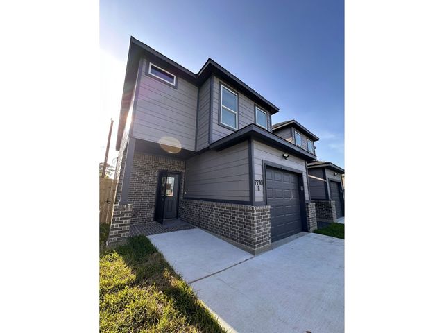 7710 Darnay Drive A, Houston, TX 77033