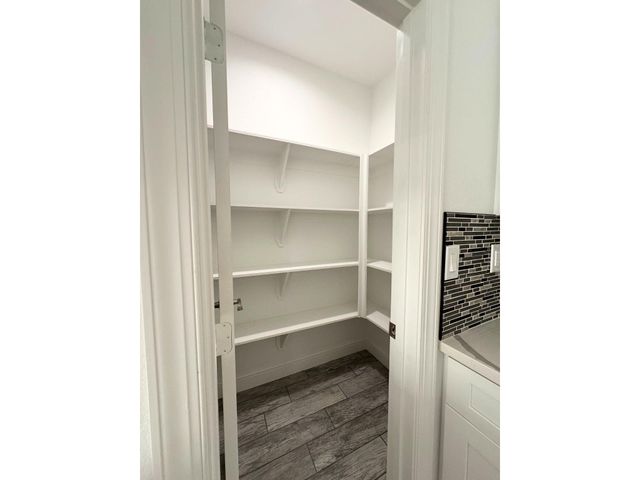 7710 Darnay Drive A, Houston, TX 77033