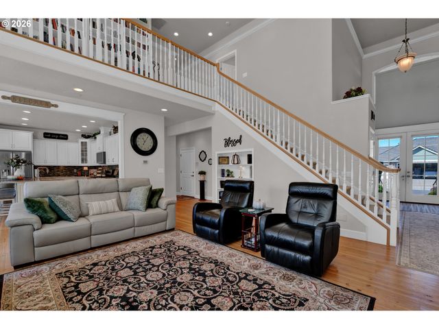 685 ST ANDREWS Loop, Creswell, OR 97426