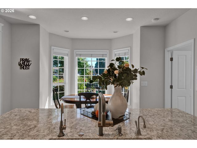 685 ST ANDREWS Loop, Creswell, OR 97426