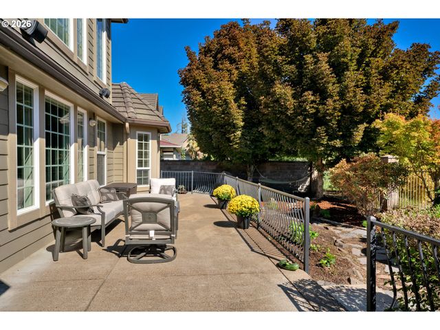 685 ST ANDREWS Loop, Creswell, OR 97426