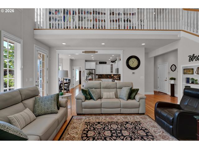 685 ST ANDREWS Loop, Creswell, OR 97426