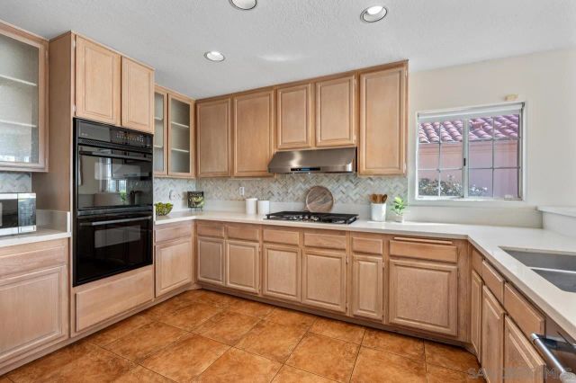 12135 Caminito Corriente, San Diego, CA 92128