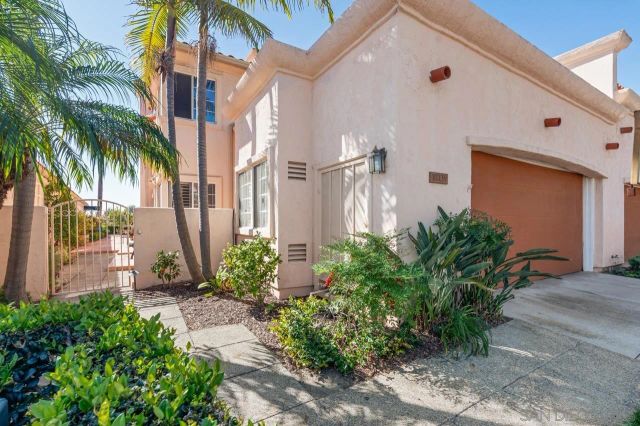 12135 Caminito Corriente, San Diego, CA 92128