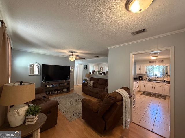 53 Carey Drive, Hazlehurst, GA 31539