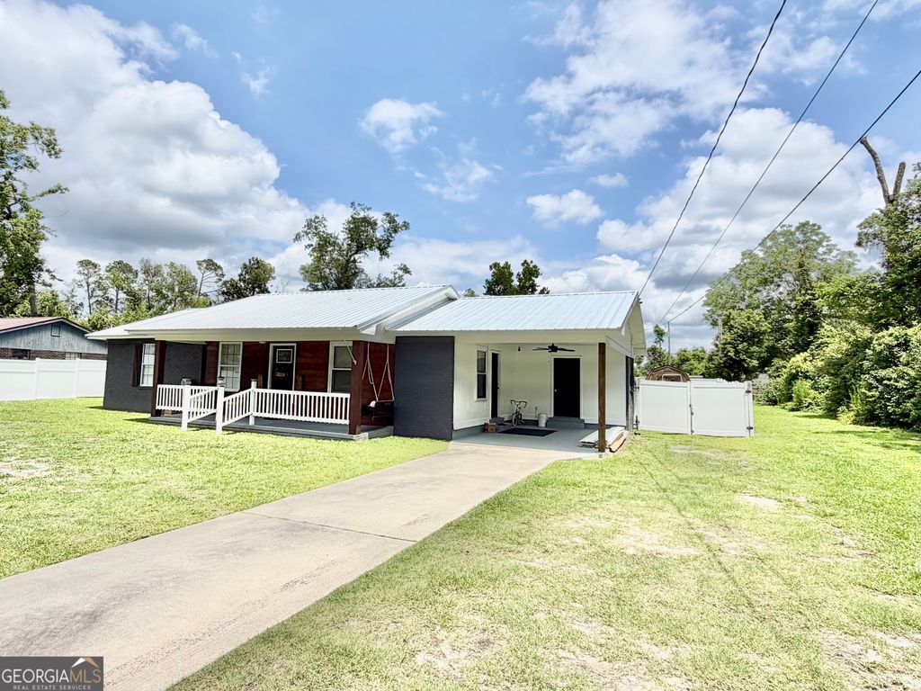 53 Carey Drive, Hazlehurst, GA 31539