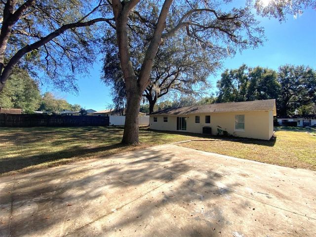 11585 SE 129TH LANE, Ocklawaha, FL 32179