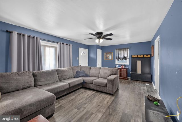 12 CAXTON DR, New Castle, DE 19720