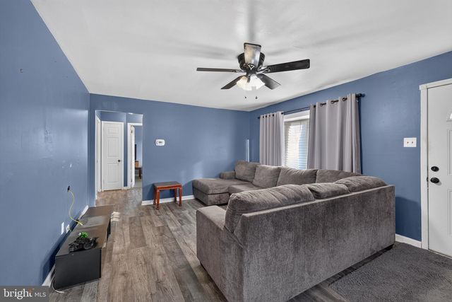 12 CAXTON DR, New Castle, DE 19720
