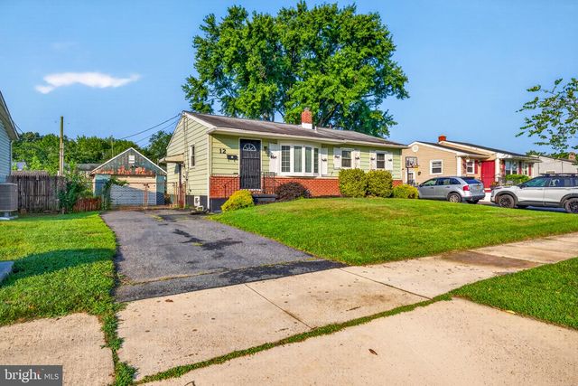 12 CAXTON DR, New Castle, DE 19720