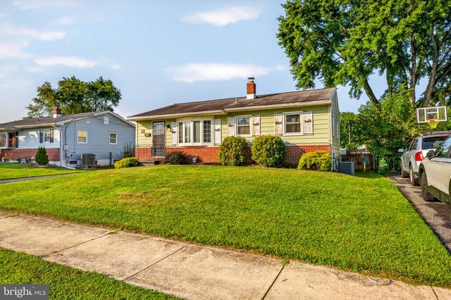 12 CAXTON DR, New Castle, DE 19720