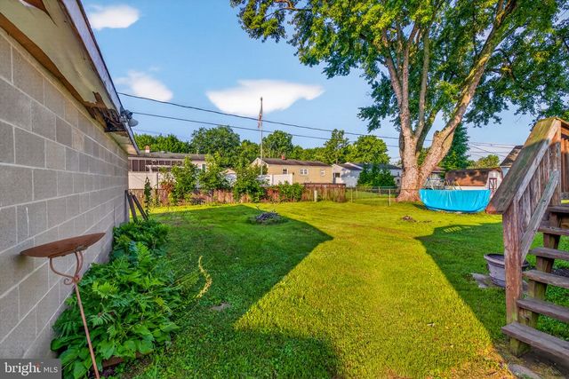 12 CAXTON DR, New Castle, DE 19720