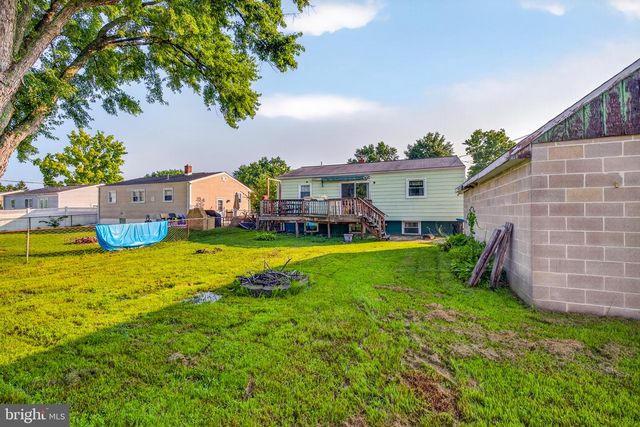 12 CAXTON DR, New Castle, DE 19720