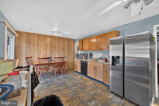 12 CAXTON DR, New Castle, DE 19720