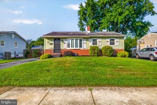 12 CAXTON DR, New Castle, DE 19720