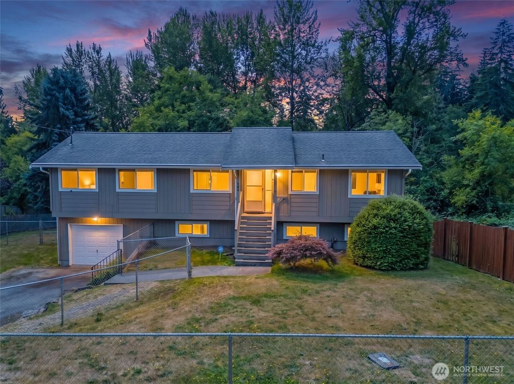 302 137th Street SW, Everett, WA 98208