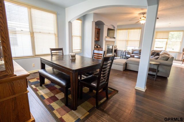 18884 Mason Plaza, Omaha, NE 68022