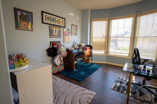 18884 Mason Plaza, Omaha, NE 68022