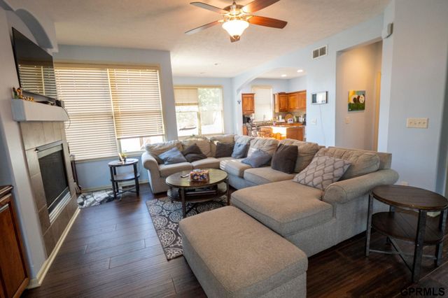 18884 Mason Plaza, Omaha, NE 68022